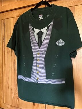 Disney ghost host Vintage never worn
Men's Dark Green Graphic Tuxedo Tee